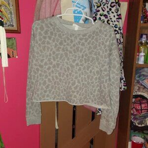 Colsie heather grey animal print long sleeve crop top